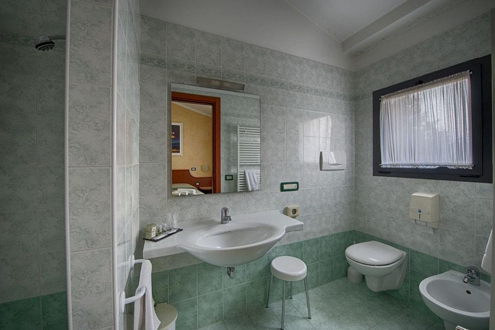 Hotel Guerro Castelvetro di Modena Eksteriør billede